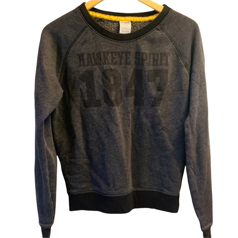 ⭐️ VICTORIAS SECRET PINK Gray Hawkeye Spirit Pullover